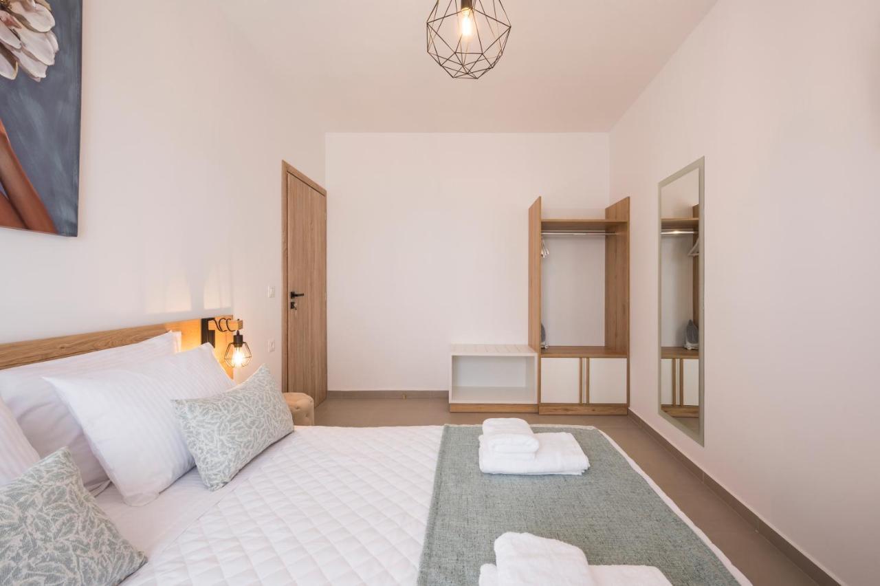 Indigo Blue Seaside Deluxe Apartments Kíssamos Exteriér fotografie