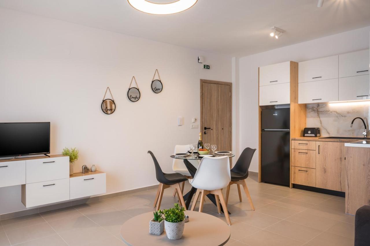 Indigo Blue Seaside Deluxe Apartments Kíssamos Exteriér fotografie
