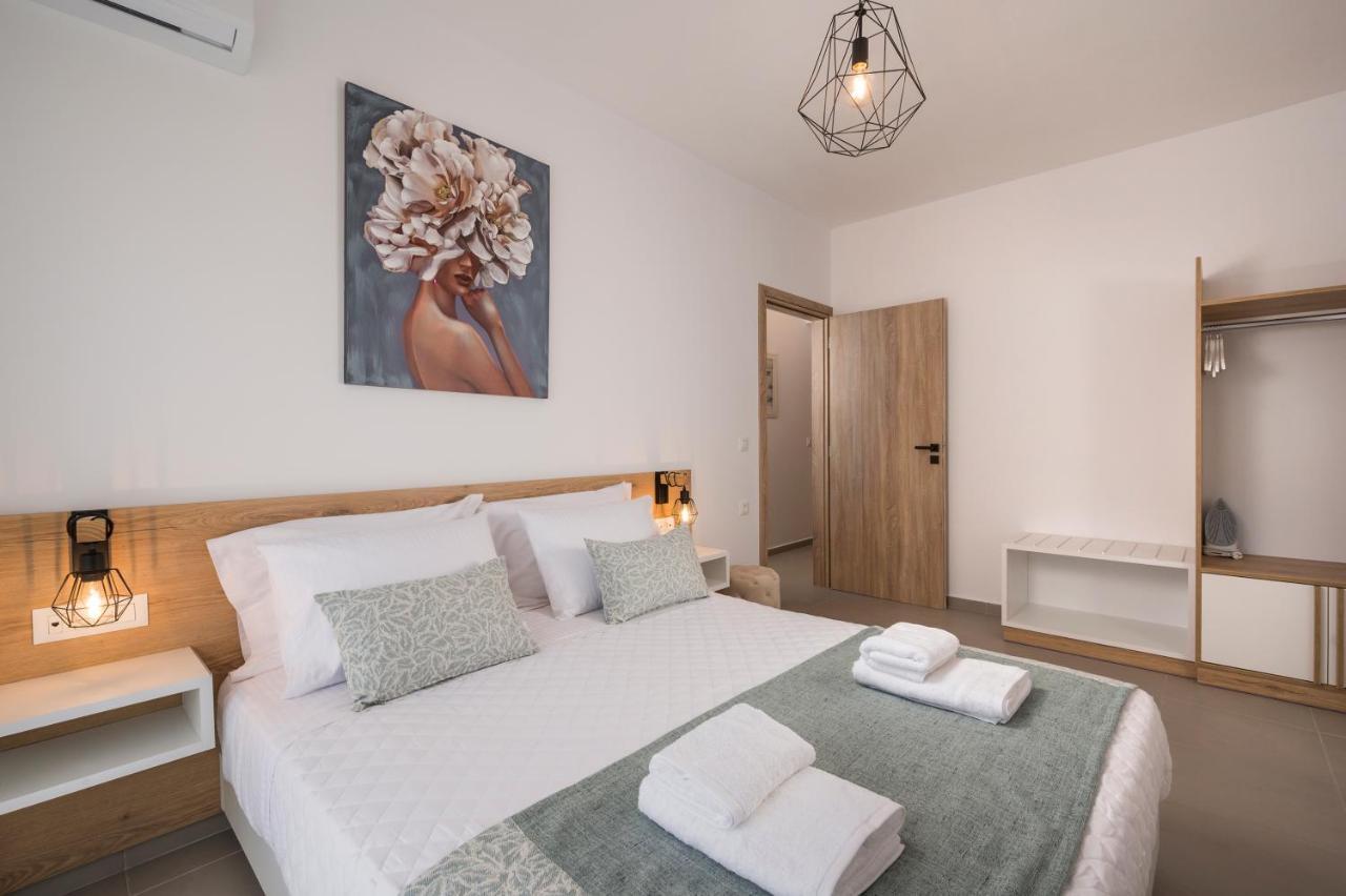 Indigo Blue Seaside Deluxe Apartments Kíssamos Exteriér fotografie