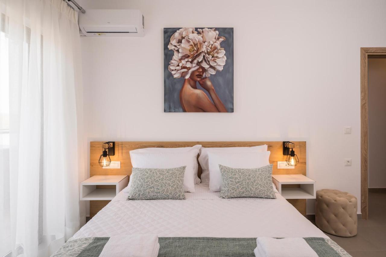 Indigo Blue Seaside Deluxe Apartments Kíssamos Exteriér fotografie