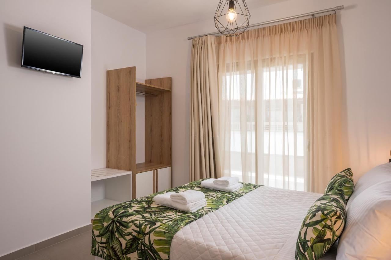 Indigo Blue Seaside Deluxe Apartments Kíssamos Exteriér fotografie